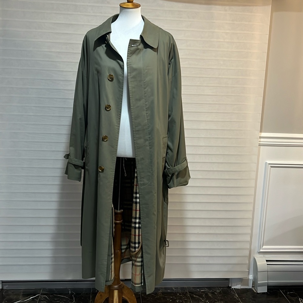 Burberry men’s trenchcoat